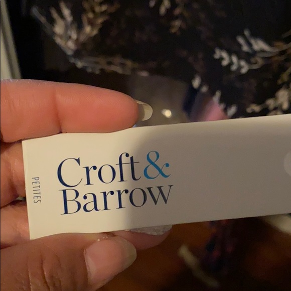 Top - Picture 2 of 4